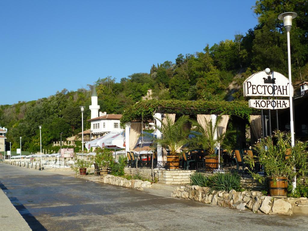 Ahilea Hotel - Free Pool Access Balchik Exterior foto