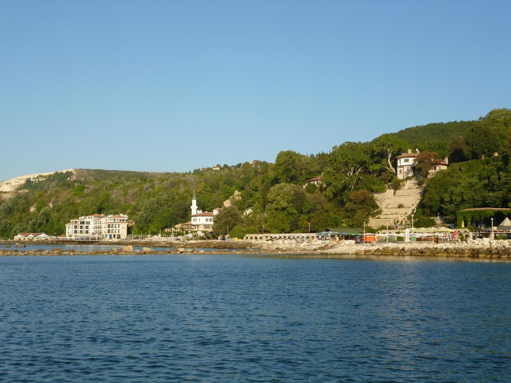 Ahilea Hotel - Free Pool Access Balchik Exterior foto