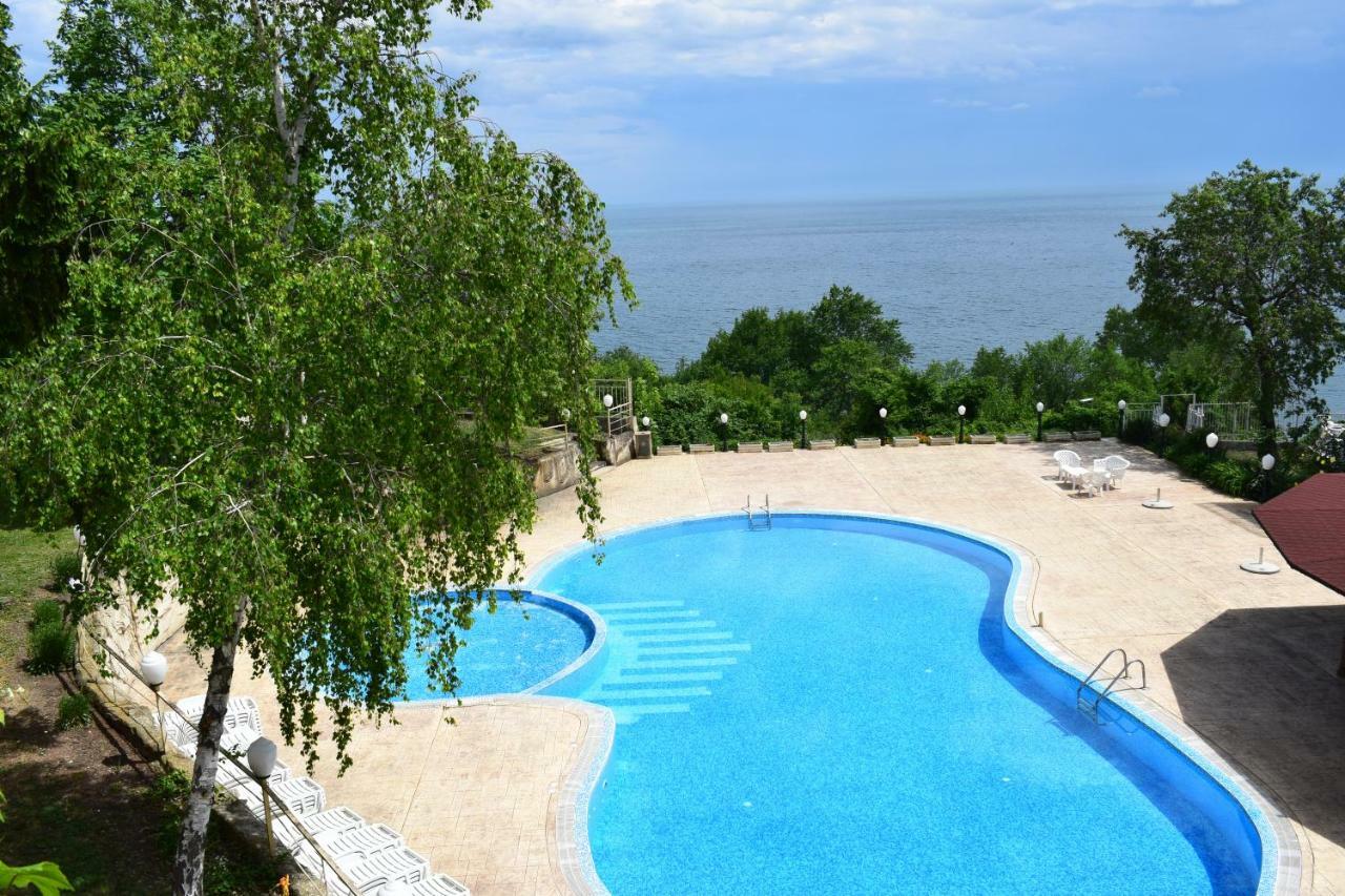 Ahilea Hotel - Free Pool Access Balchik Exterior foto