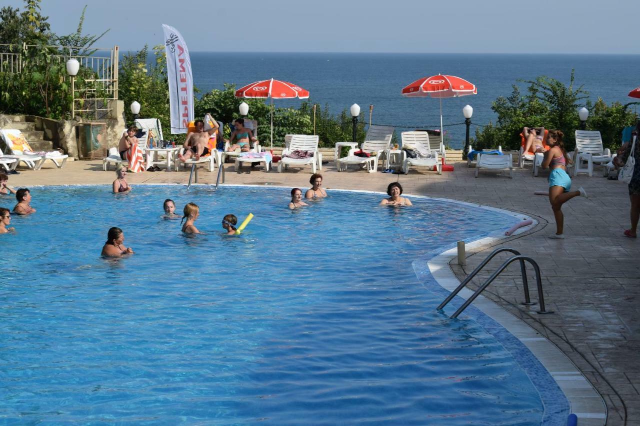 Ahilea Hotel - Free Pool Access Balchik Exterior foto